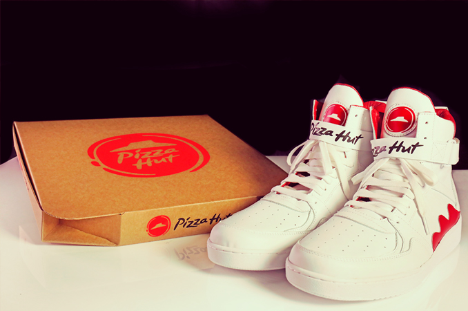 Pizza Hut revive sneakers para pedir pizza... ahora controlan la TV